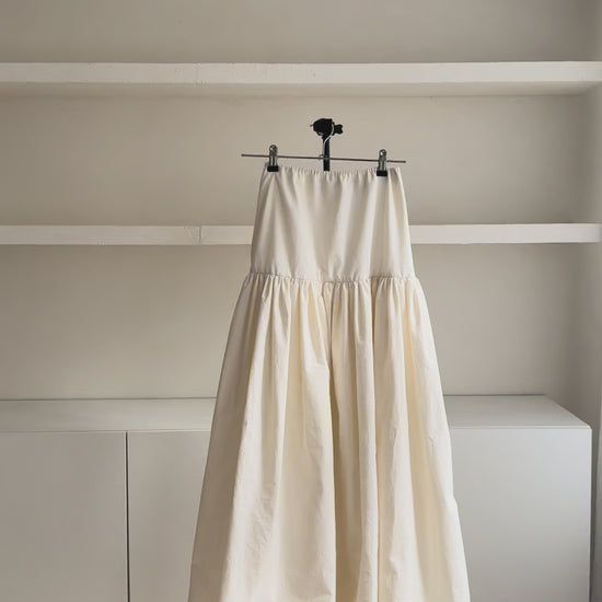 video of the skirt