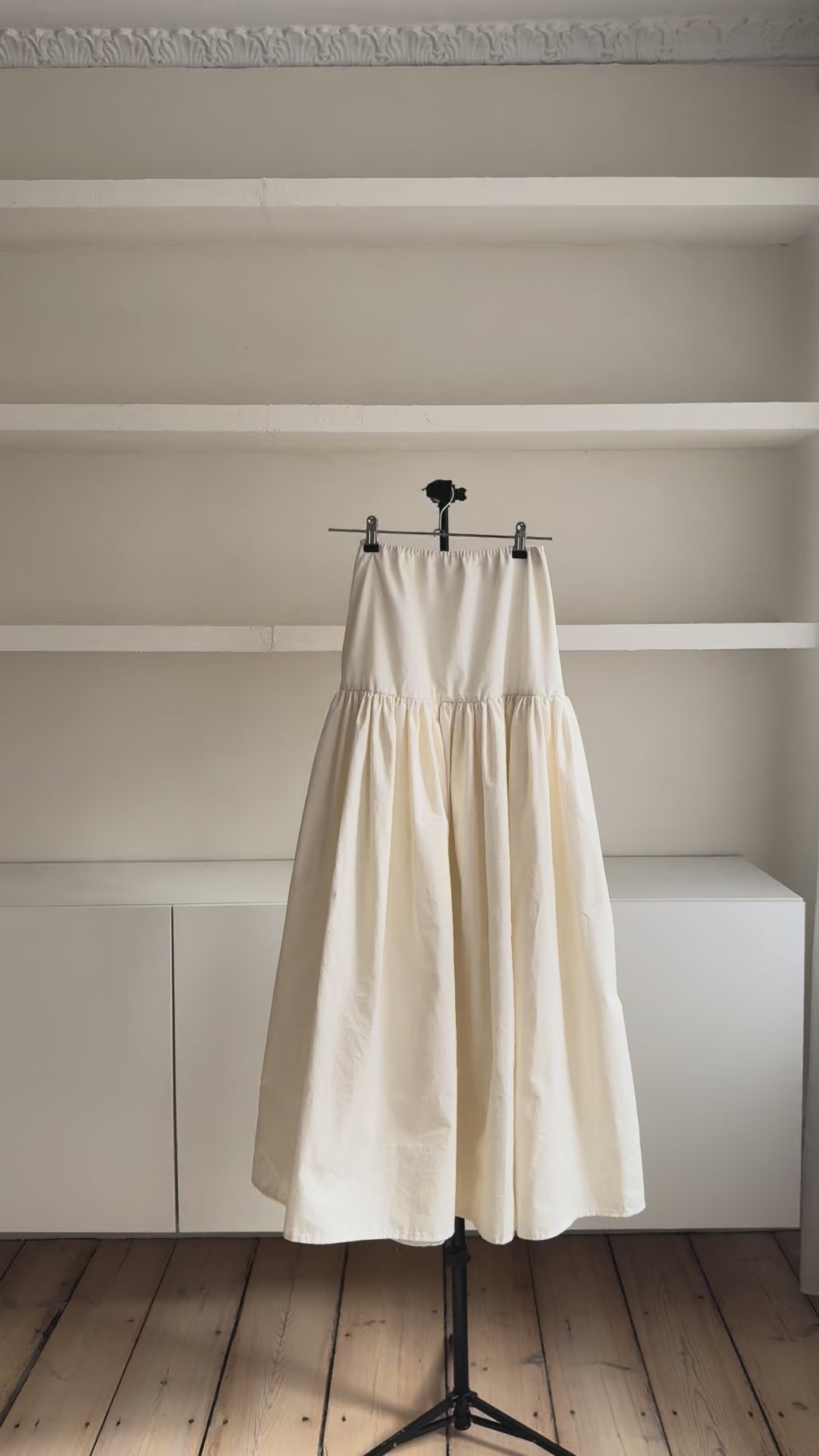 video of the skirt