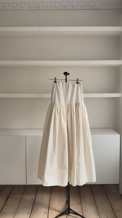 video of the skirt